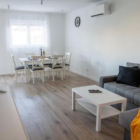 Apartment Sistov *